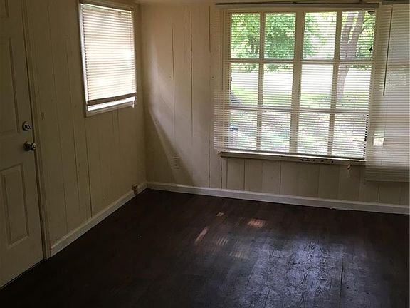 5th image of 706 Moonlight Dr