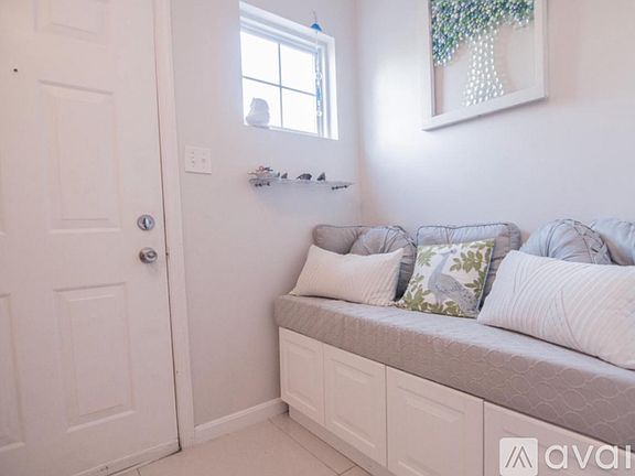 2nd image of 422 Blossom Ln #422