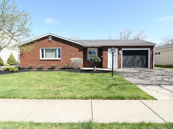 136 Cheryl Ln, Depew, NY 14043