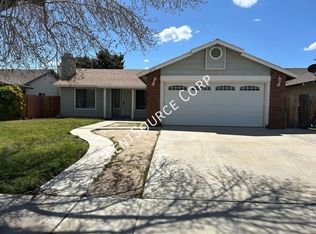 3074 E Avenue R5, Palmdale, CA 93550