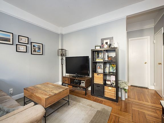 2nd image of 442 Hudson St #5E