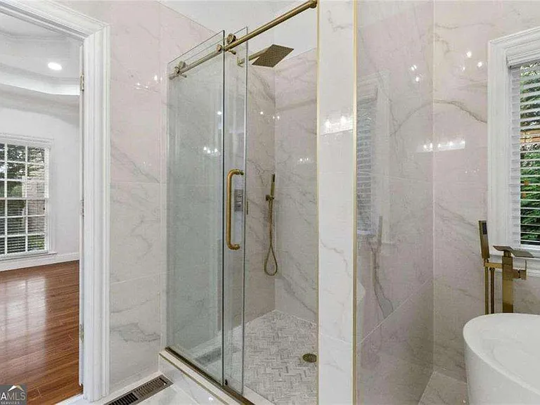 1711 Summit Glen Ln NE — Photo 17