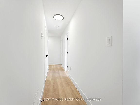4th image of 108 Briscoe St E
