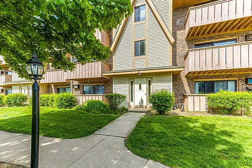 4 Echo Ct #16 Photo 1