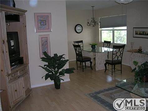 5th image of 37 Yacht Club Dr APT 305