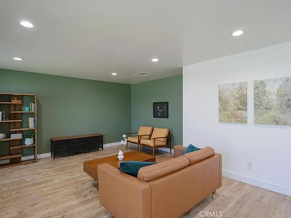 3rd image of 405 Marcia St