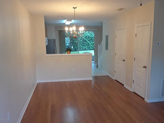 2nd image of 1325 Hampton Park Ln #1325