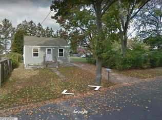 114 10th St, West Babylon, NY 11704