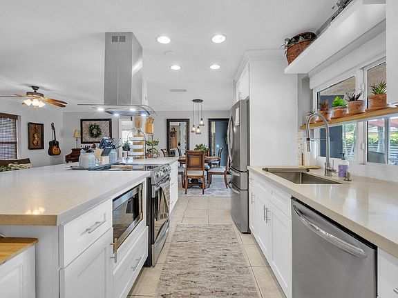 4th image of 8440 NW 29th Court