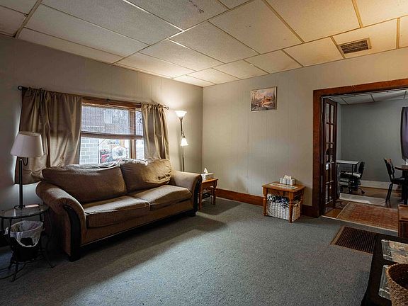 3rd image of 362 Main St