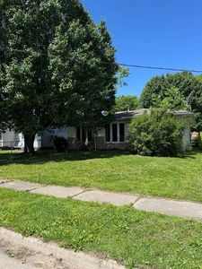 205 N Cherokee St, Girard, KS, 66743