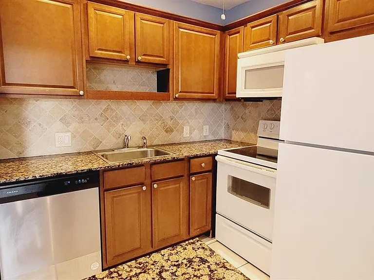 534 Mansfield M #534 — Photo 11