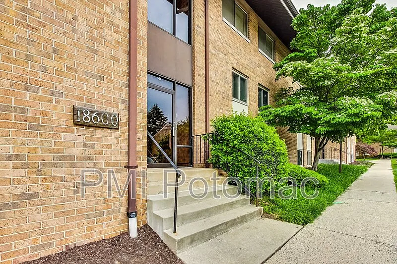 2 bed, 2.0 bath, 1134 sqft, $1,950 — Photo 4