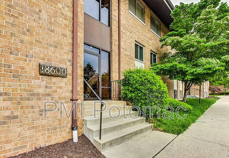 18600 Walkers Choice Rd #1 — Photo 4