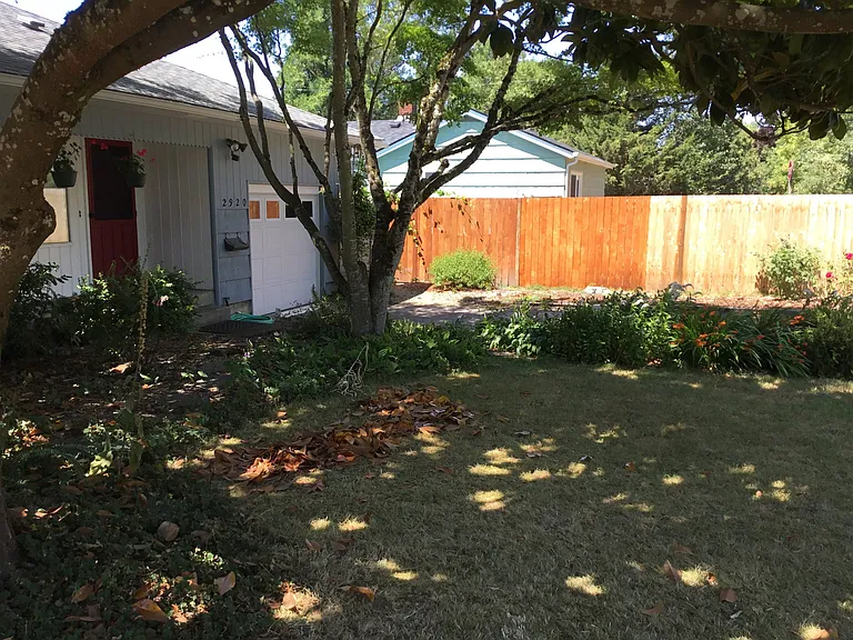 2920 Alder St — Photo 2
