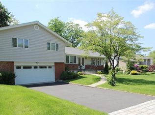 131 Winding Brook Rd, New Rochelle, NY 10804