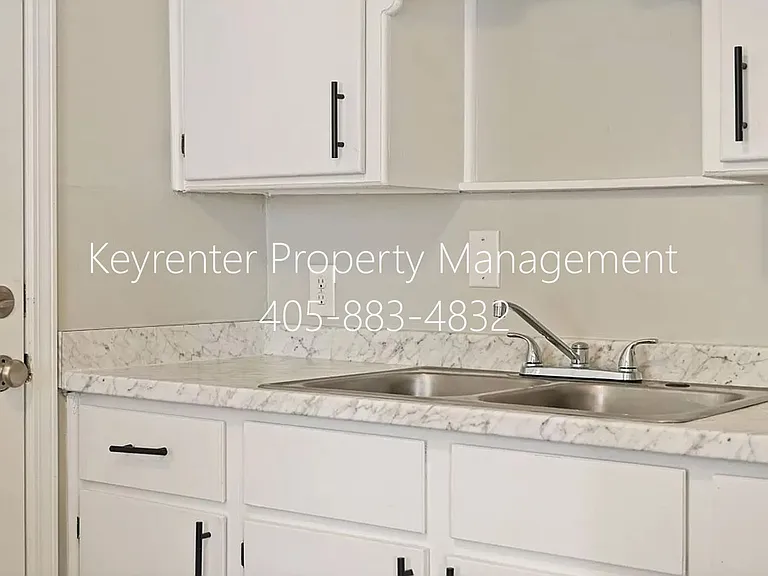 3937 SW 27th Pl — Photo 23