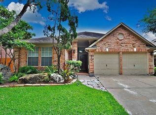 727 Avery Dr, Sugar Land, TX 77479
