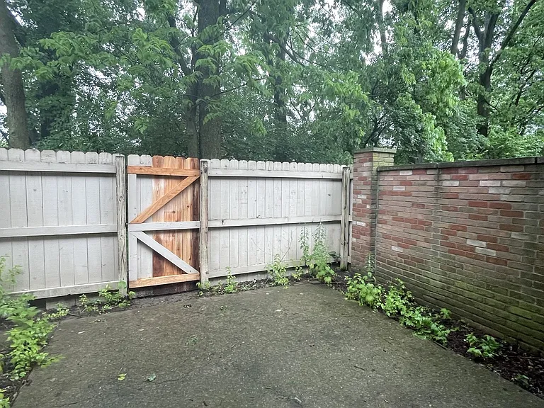 3340 Edgebrook Dr — Photo 12
