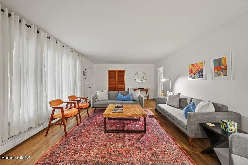 2 bed, 2.5 bath, 1867 sqft, $3,500 — Photo 3