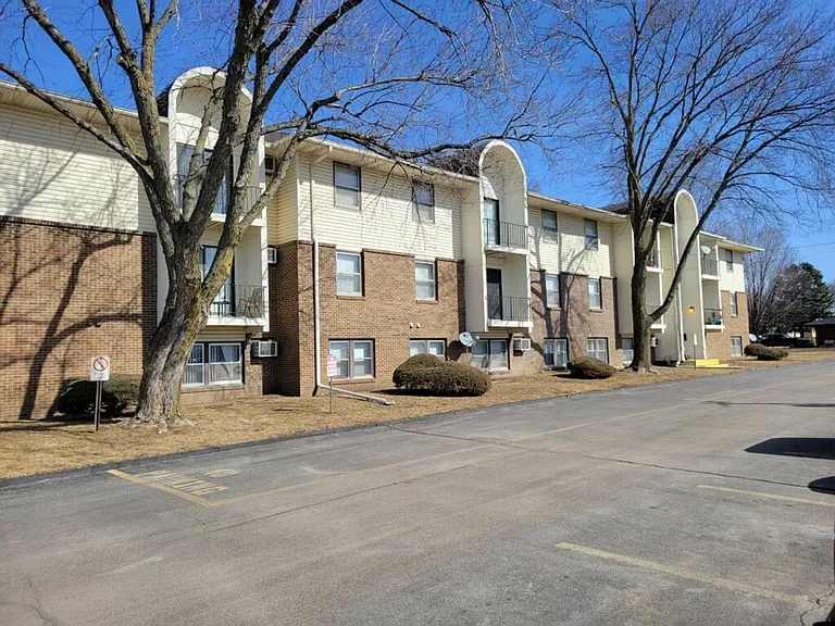 ONE & TWO BEDROOM APARTMENTS IN ANKENY! — Photo 43