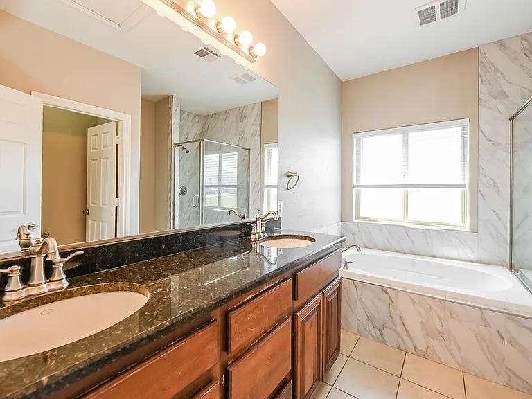 1071 Willjay Ln — Photo 10