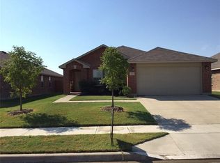 312 Chalkstone Dr, Fort Worth, TX 76131