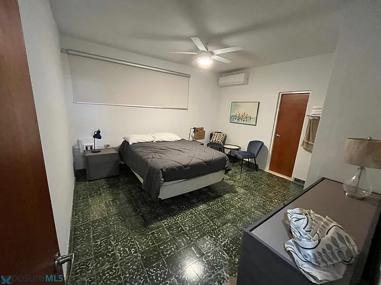 107 Lighthouse — Photo 15