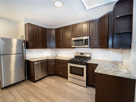 2nd image of 420 Saint Pauls Ave #2L
