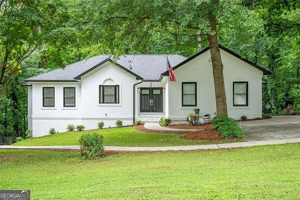 4 bed, 2.5 bath, 2010 sqft, $4,300 — Photo 1