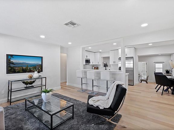 5th image of 1598C Sandalwood Dr