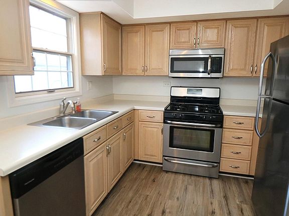 4th image of 320 W South St Unit 320