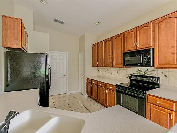 3rd image of 1443 Glenwick Dr
