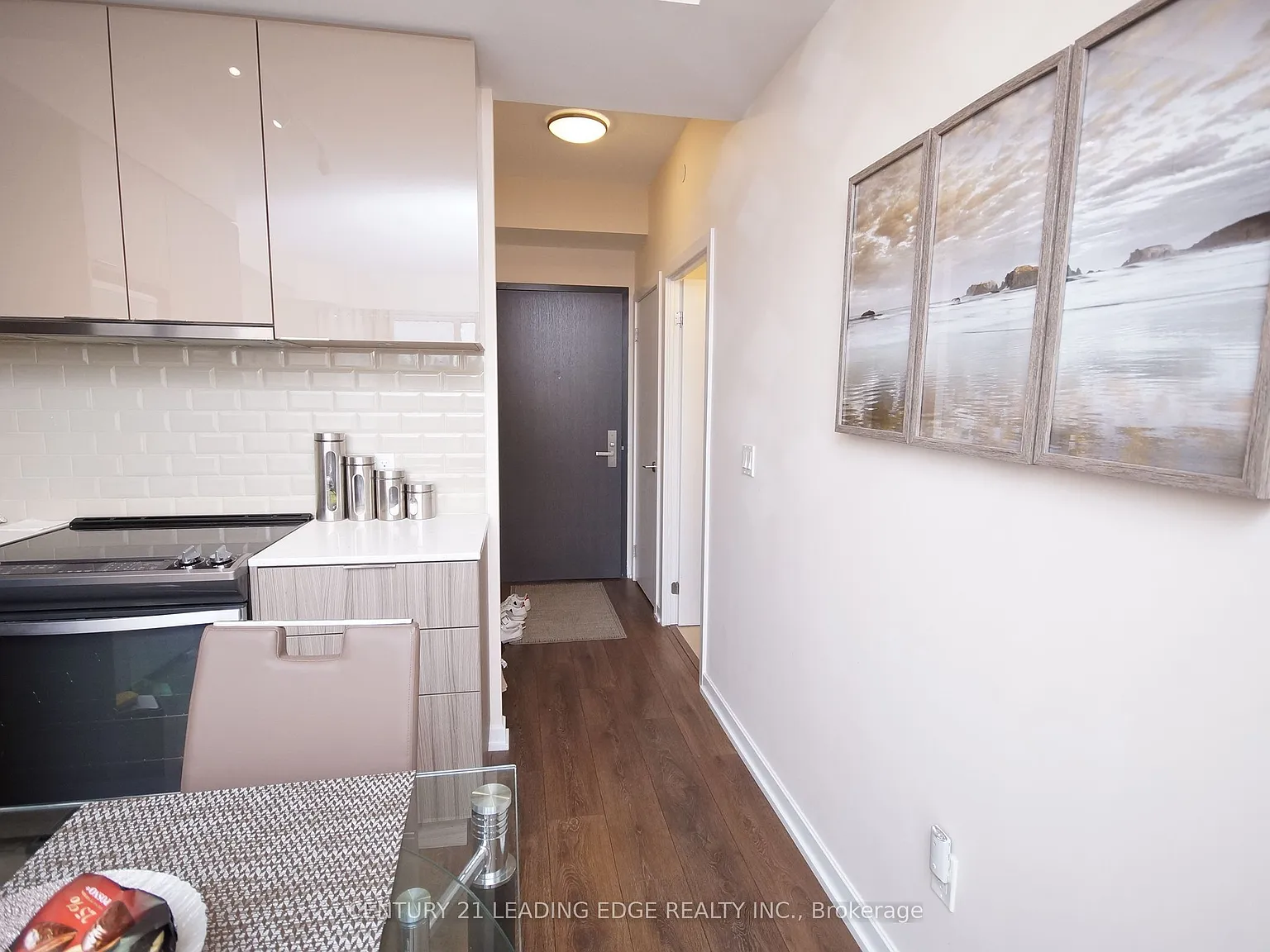 1 bed, $2,400 — Photo 4