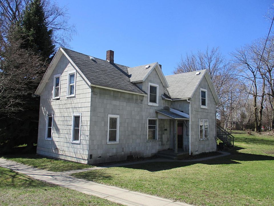 1st image of 704 S Madison St