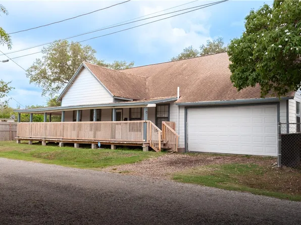 310 N Harrell St, Bishop, TX 78343