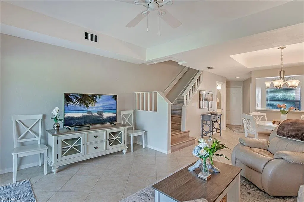 2 bed, 2.5 bath, 1167 sqft, $4,500 — Photo 3