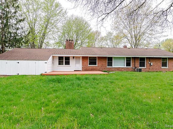 3rd image of 6881 W Dartmoor Rd