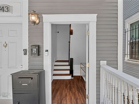 4th image of 743 E Henry Street