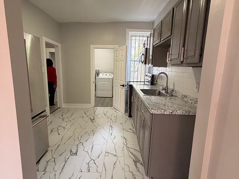 1317 W Jerome St #2 — Photo 5