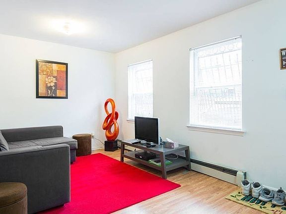 2nd image of 710 Dekalb Ave #1