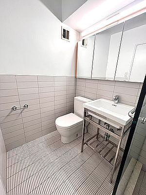4th image of 420 E 79th St APT 12e