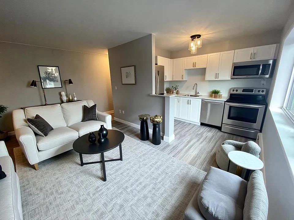 385 Melvin Ave #101