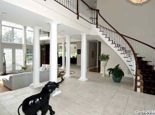 9 Kate Ct, East Quogue, NY 11942