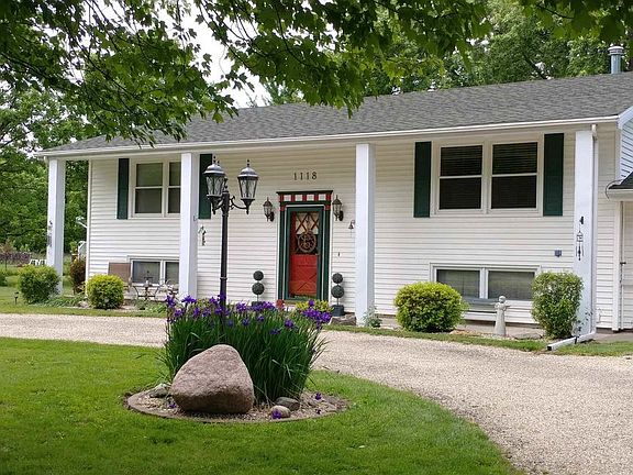2nd image of 1118 Windcrest Acres