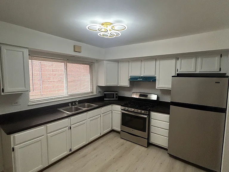 410 Wisconsin Ave #602 — Photo 2
