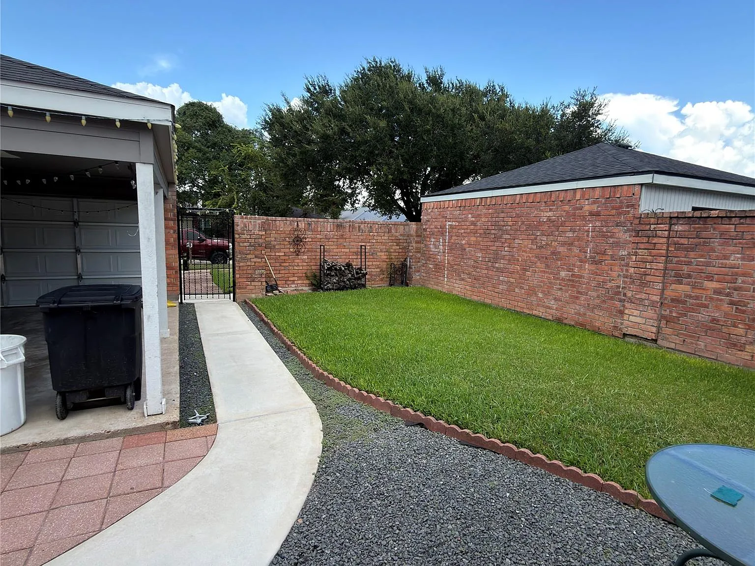 3 bed, 2.0 bath, 1511 sqft, $2,000 — Photo 4