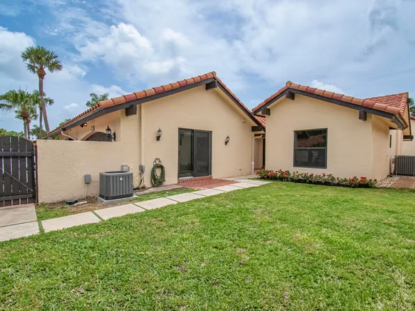 21695 San Simeon Circle, Boca Raton, FL 33433