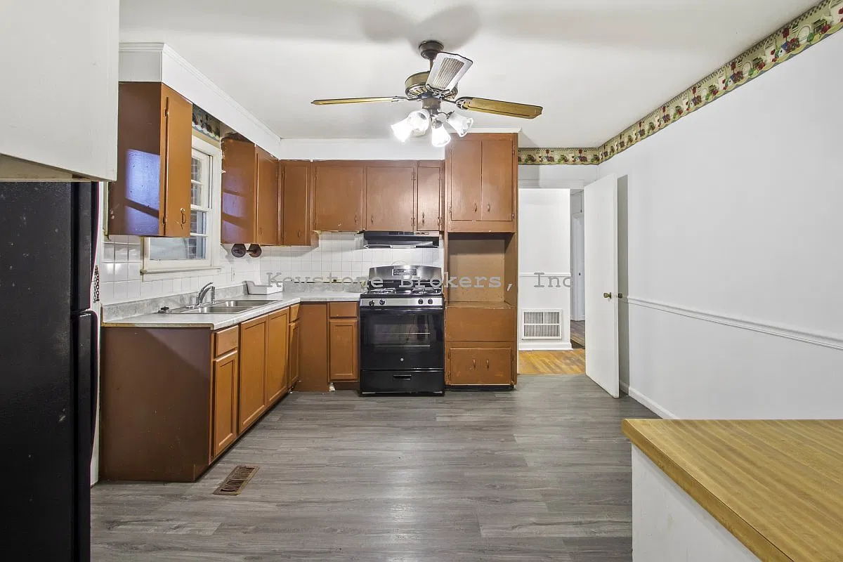 3 bed, 2.0 bath, 1404 sqft, $1,025 — Photo 3