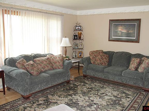 4th image of 137 N Mayfair Dr